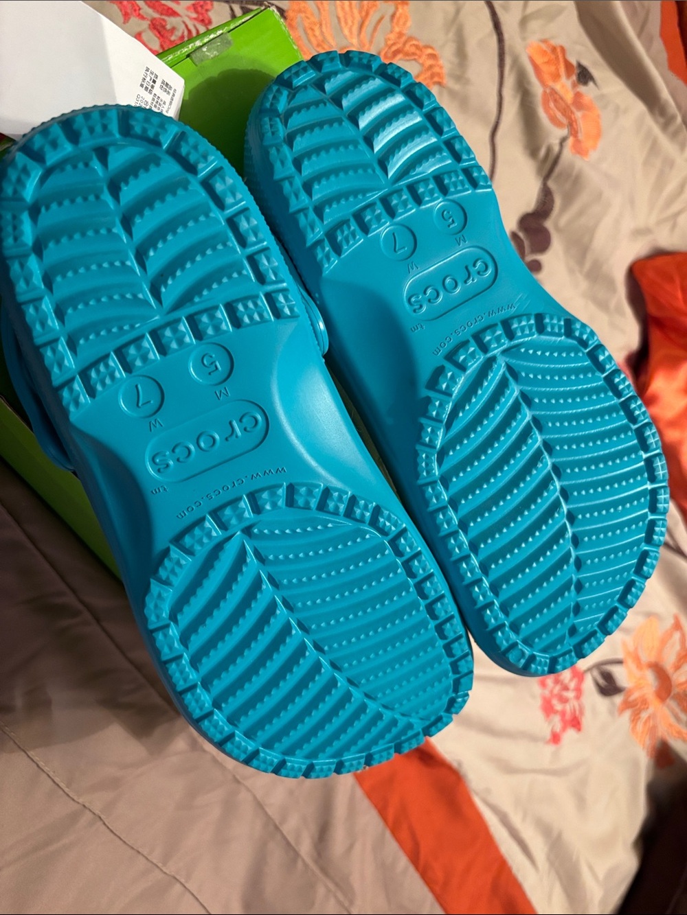 Crocs Classic Translucent Clog - Picture 5 of 6
